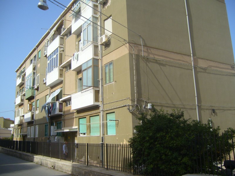 Trilocale in Vendita a Siracusa, zona TUNISI, 69'000&euro;, 80 m²