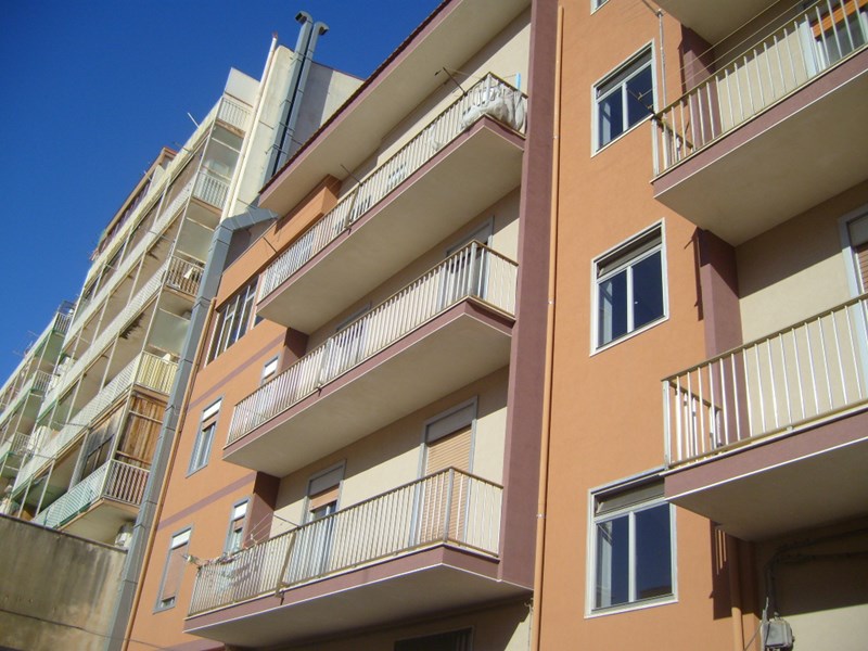 Appartamento in Vendita a Siracusa, zona TICA, 135'000&euro;, 165 m²