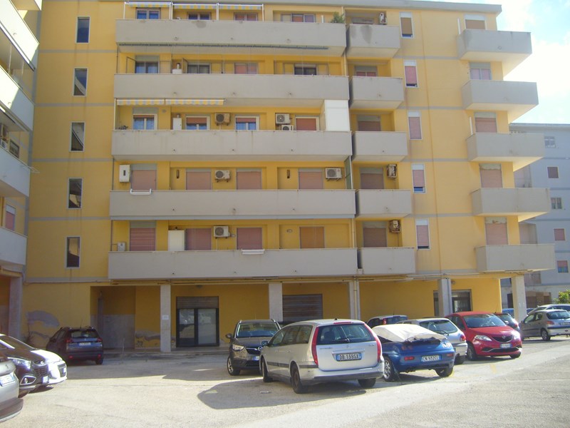 Quadrilocale in Vendita a Siracusa, zona MAZZARRONA, 79'000&euro;, 110 m²
