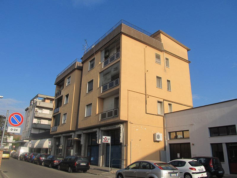 Appartamento in Vendita a Ferrara, zona via carlo grillenzoni 9/9, 119€, 110 m², arredato