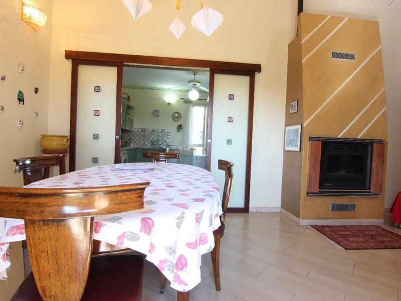 Villa in Vendita a Siracusa, zona Citta' Giardino, 320'000€, 255 m²