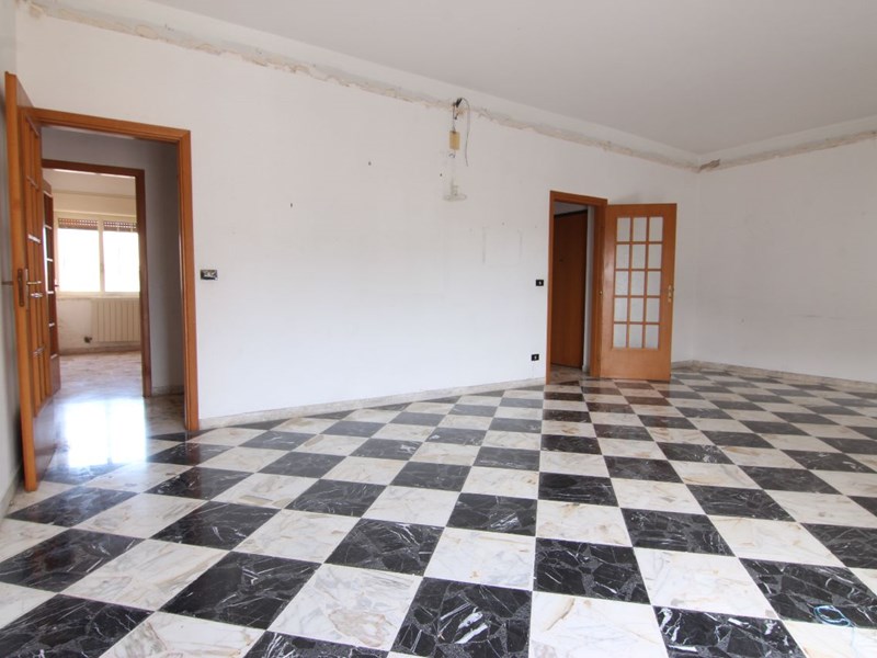 Appartamento in Vendita a Siracusa, zona via Tisia, 125'000&euro;, 174 m²