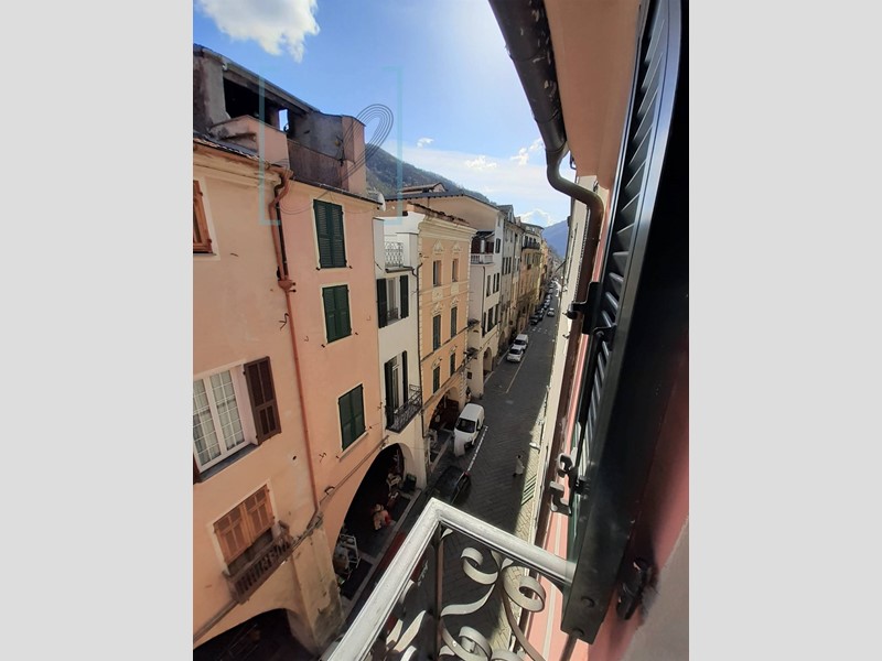 Appartamento in Vendita a Pieve di Teco, 170'000€, 185 m²