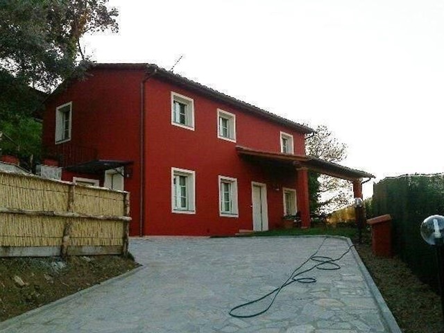 Villa in Vendita a Capannori, zona Massa Macinaia, 390'000€, 130 m², arredato