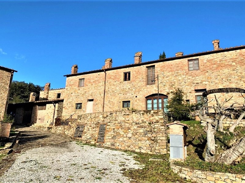 Trilocale in Vendita a Gambassi Terme, zona Castagno Val D'elsa, 250'000€, 70 m², arredato