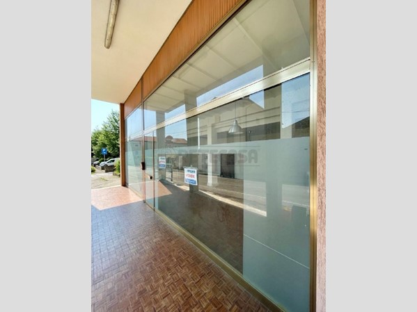 Immobile commerciale in Vendita a Montecchio Maggiore, 60'000€, 89 m²