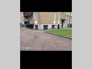 Magazzino in Vendita a Settimo Milanese, 110'000€, 270 m²