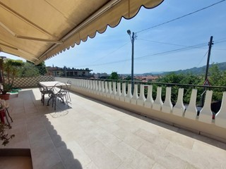 Appartamento in Vendita a Massa, 380'000&euro;, 130 m², arredato