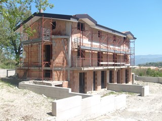 Villa bifamiliare in Vendita a Marano Marchesato, 87'500€, 185 m²