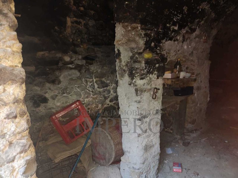 Magazzino in Vendita a Ventimiglia, 20'000€, 38 m²