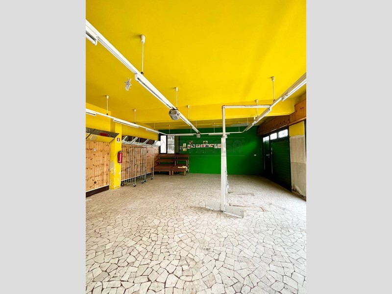 Immobile commerciale in Affitto a Altavilla Vicentina, zona altavilla vicentina, 140 m²
