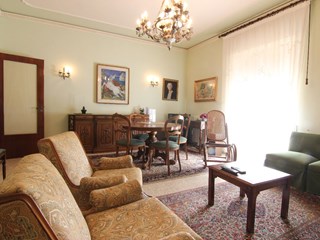 Appartamento in Vendita a Siracusa, zona viale Luigi Cadorna, 135'000&euro;, 147 m²