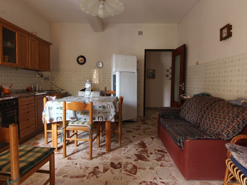 Quadrilocale in Vendita a Siracusa, zona via Grottasanta , 85'000&euro;, 140 m²