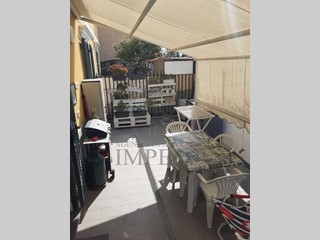 Casa Semi Indipendente in Vendita a Ventimiglia, zona Passeggiata Mare, 195'000€, 55 m², arredato