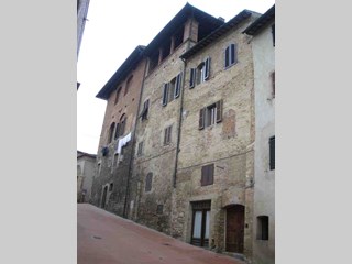 Immobile commerciale in Vendita a San Gimignano, zona Via Santo Stefano, 10, 55'000€, 69 m²