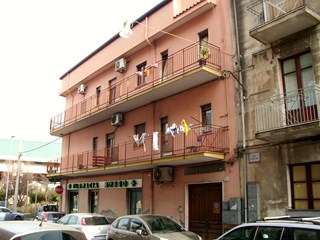 Trilocale in Vendita a Catania, zona San Giorgio, 86'000&euro;, 100 m²