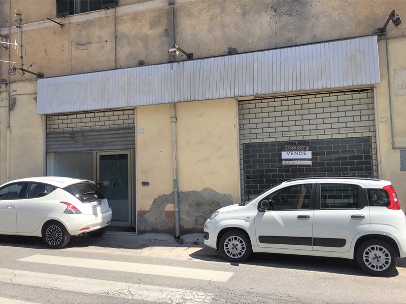 Immobile commerciale in Vendita a Anagni, 40'000€, 116 m²