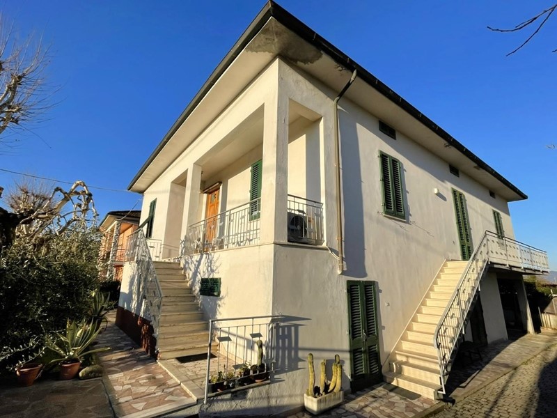Casa Indipendente in Vendita a San Miniato, zona San Miniato Basso, 330'000&euro;, 295 m², con Box