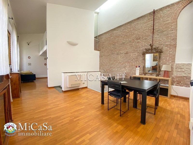 Appartamento in Vendita a Pisa, zona CENTRO STORICO, 180 m²