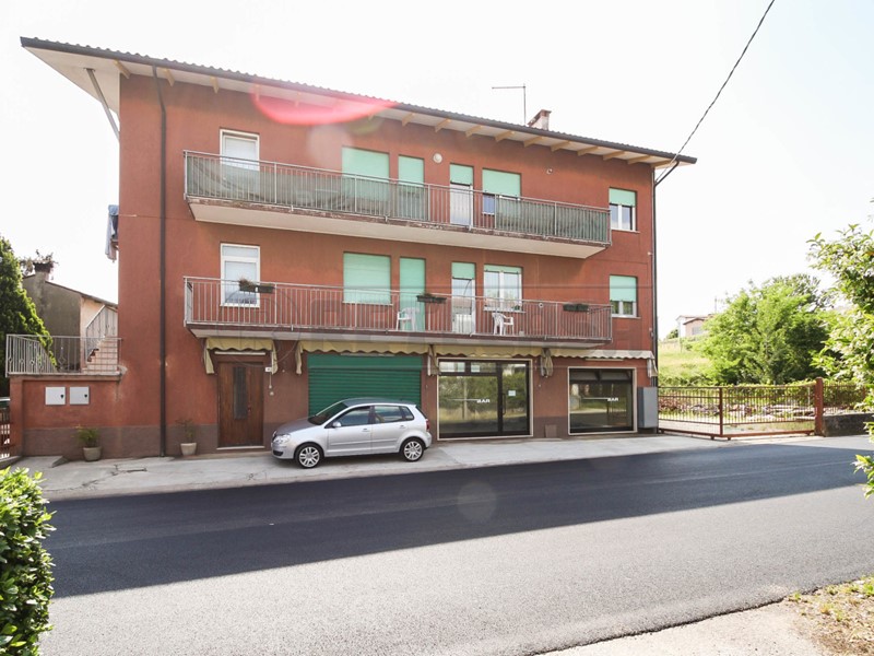 Casa Indipendente in Vendita a Fara Vicentino, 209'000€, 590 m², con Box