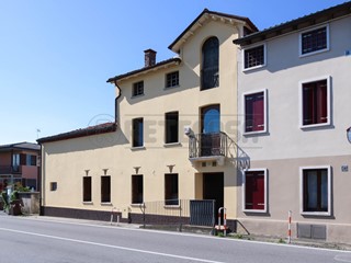 Casa Semi Indipendente in Vendita a Zugliano, 110'000&euro;, 280 m², con Box