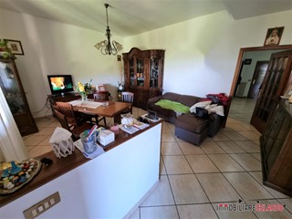 Quadrilocale in Vendita a Casole d'Elsa, 220'000€, 91 m²