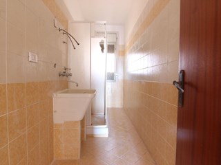 Appartamento in Vendita a Siracusa, zona Piazza della Provincia, 130'000&euro;, 150 m²