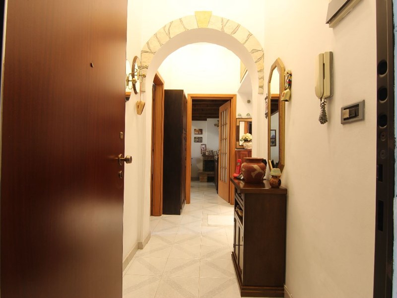 Trilocale in Vendita a Siracusa, zona Corso Gelone, 72'000&euro;, 100 m²