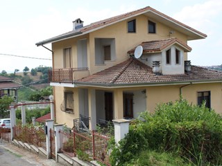 Villa in Vendita a Carpeneto, 248'000€, 250 m², con Box