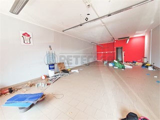 Ufficio in Affitto a Torri di Quartesolo, 600€, 83 m²