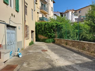 Magazzino in Vendita a Pontassieve, zona Pontassieve, 29'000€, 55 m²