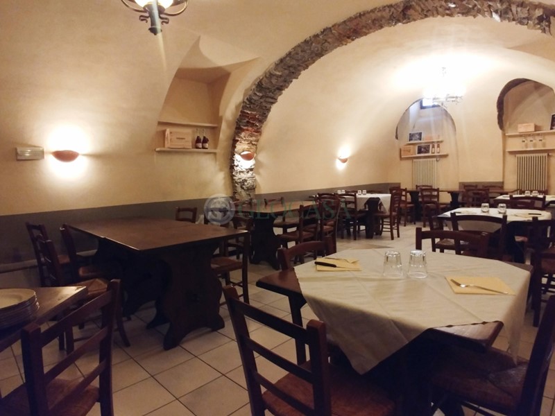 Immobile commerciale in Vendita a Sarzana, zona Centro fuori le mura, 290'000€, 134 m²