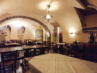 Immobile commerciale in Vendita a Sarzana, zona Centro fuori le mura, 290'000€, 134 m²