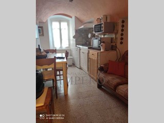Bilocale in Vendita a Dolceacqua, 80'000€, 55 m², arredato