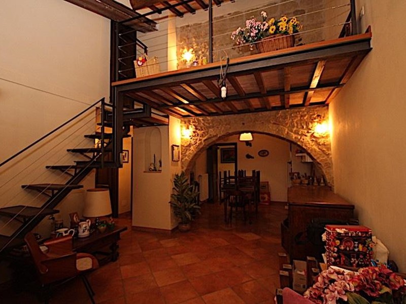 Casa Indipendente in Vendita a Sorano, 215'000€, 200 m², arredato