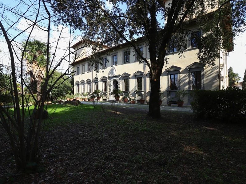 Casale in Vendita a Pisa, 1'950'000€, 1649 m²