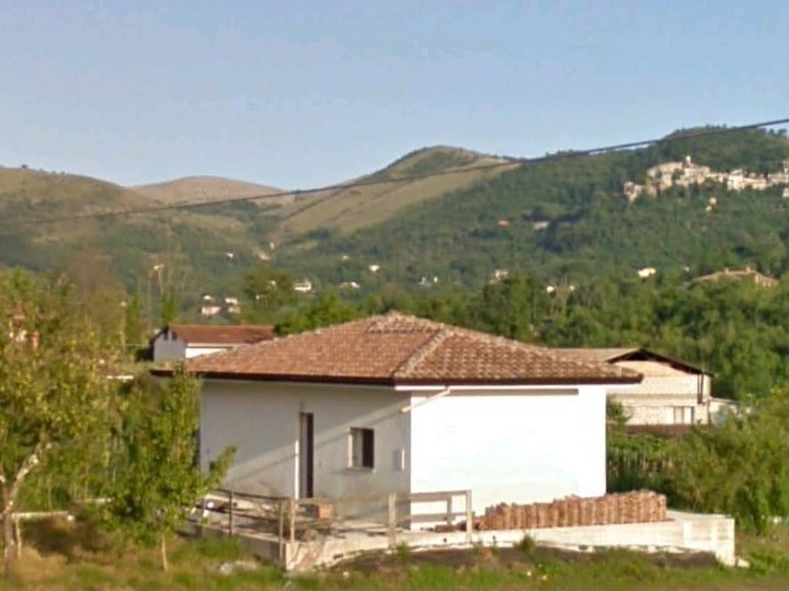 Casale in Vendita a Ceprano, 68'000€, 100 m²