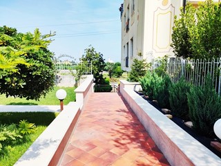 Immobile commerciale in Vendita a Castenedolo, 195'000€, 395 m²