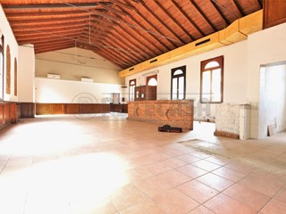 Immobile commerciale in Affitto a Vicenza, 5'000€, 464 m², con Box