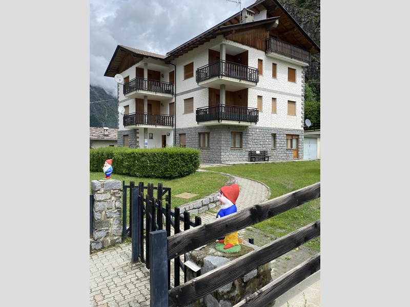 Trilocale in Affitto a Antey Saint Andrè, zona centralissima, 550&euro;, 70 m², arredato