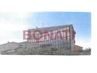 Ufficio in Vendita a Sarzana, zona Centro Storico, 220'000€, 160 m²
