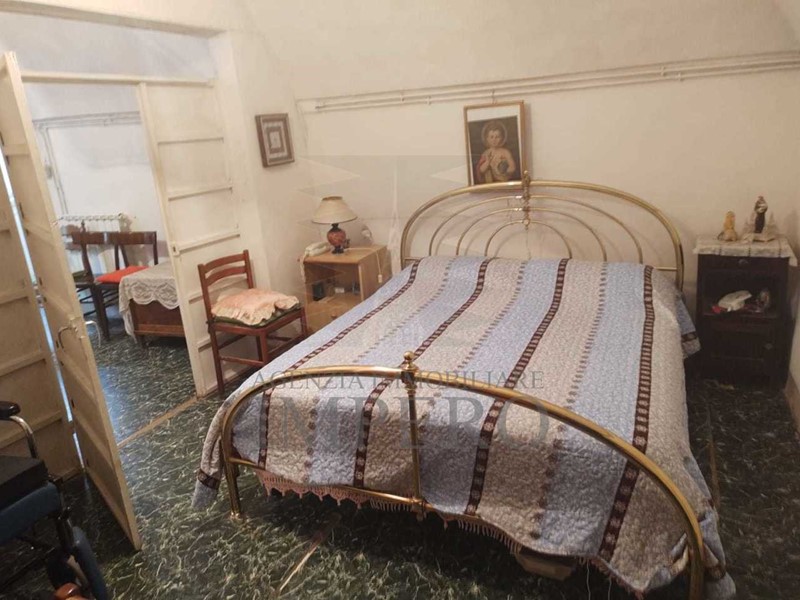 Casa Semi Indipendente in Vendita a Isolabona, 110'000€, 160 m²