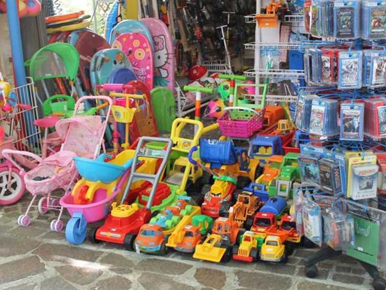 Attività commerciale in Vendita a Lucca, zona Montuolo, 70'000€, 35 m², arredato