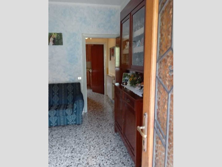 Casa Indipendente in Vendita a Lucca, zona Mastiano, 270'000€, 270 m², con Box