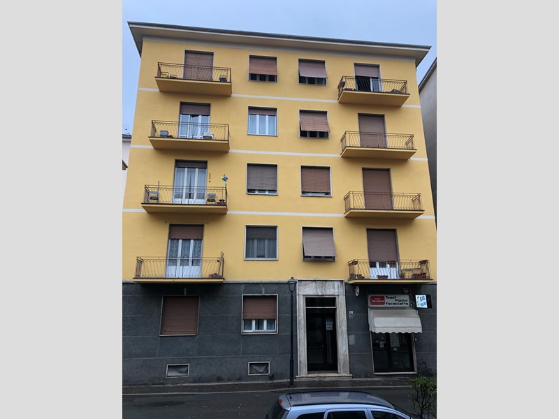 Appartamento in Vendita a Acqui Terme, zona VIA MORIONDO, 35'000€, 120 m²