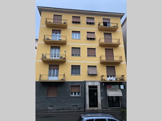 Appartamento in Vendita a Acqui Terme, zona VIA MORIONDO, 35'000€, 120 m²