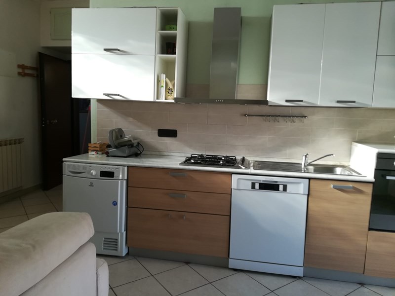 Trilocale in Vendita a Verbania, zona Fondotoce , 69'000€, 65 m², arredato