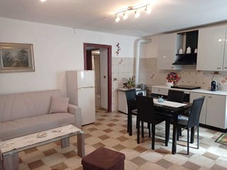 Casa Indipendente in Vendita a Fivizzano, zona Monzone, 77'000€, 85 m²