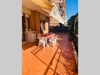 Bilocale in Vendita a Massa, zona Marina di Massa, 250'000&euro;, 55 m², arredato