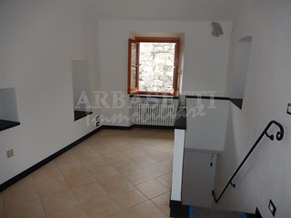 Casa Semi Indipendente in Vendita a Castiglione Chiavarese, zona Velva, 70'000€, 60 m²